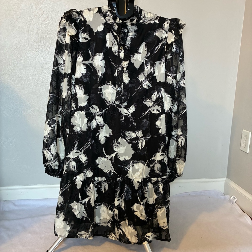 Entro Black & White Long Sleeve Dress - Picture 3 of 9